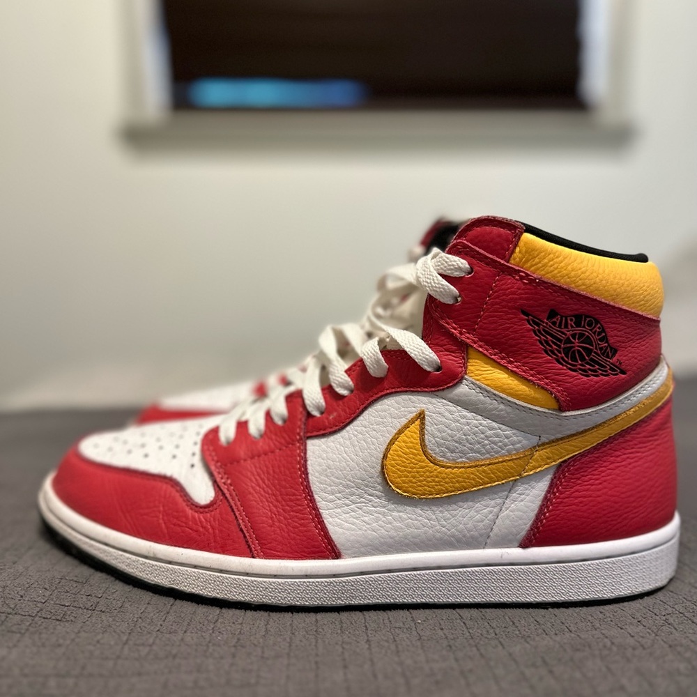 Air Jordan 1 Retro High OG ‘Lught Fusion Red’
